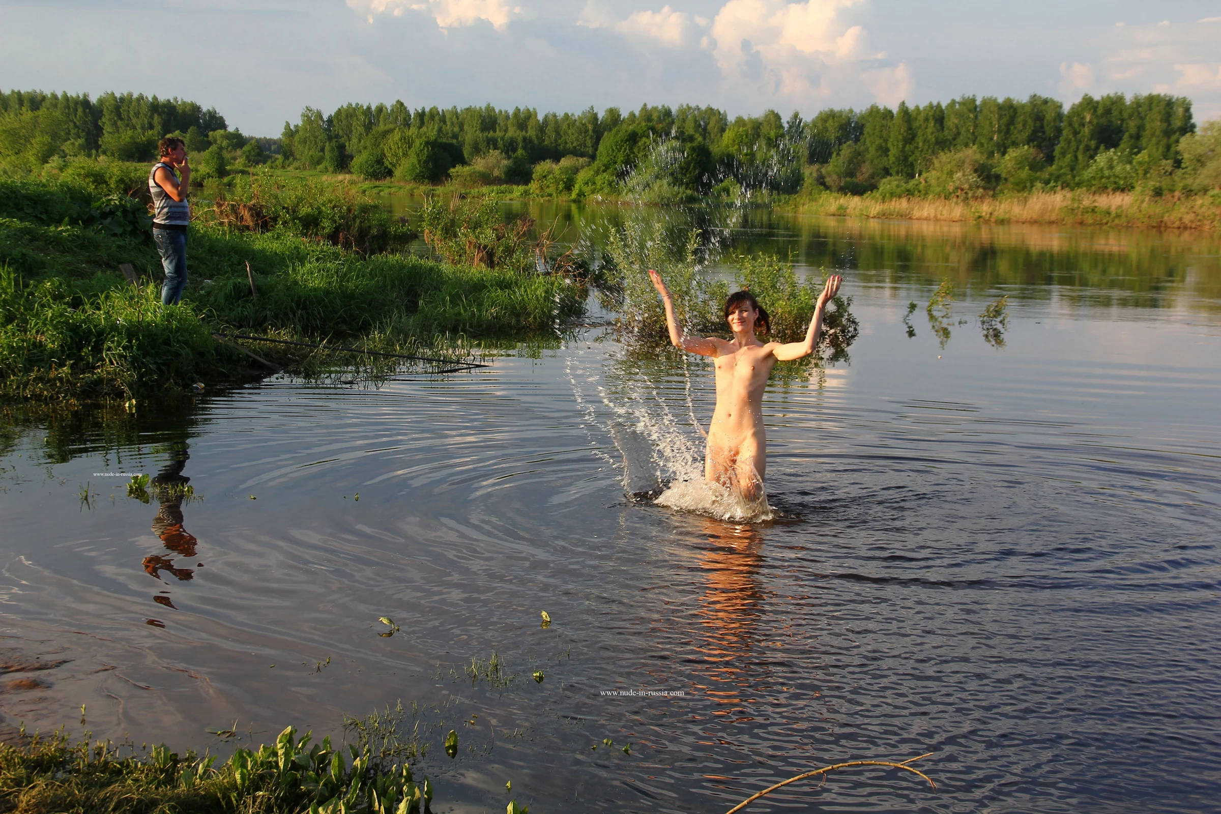 NudeInRussia Daina Splashes In The Nerl River [68P]