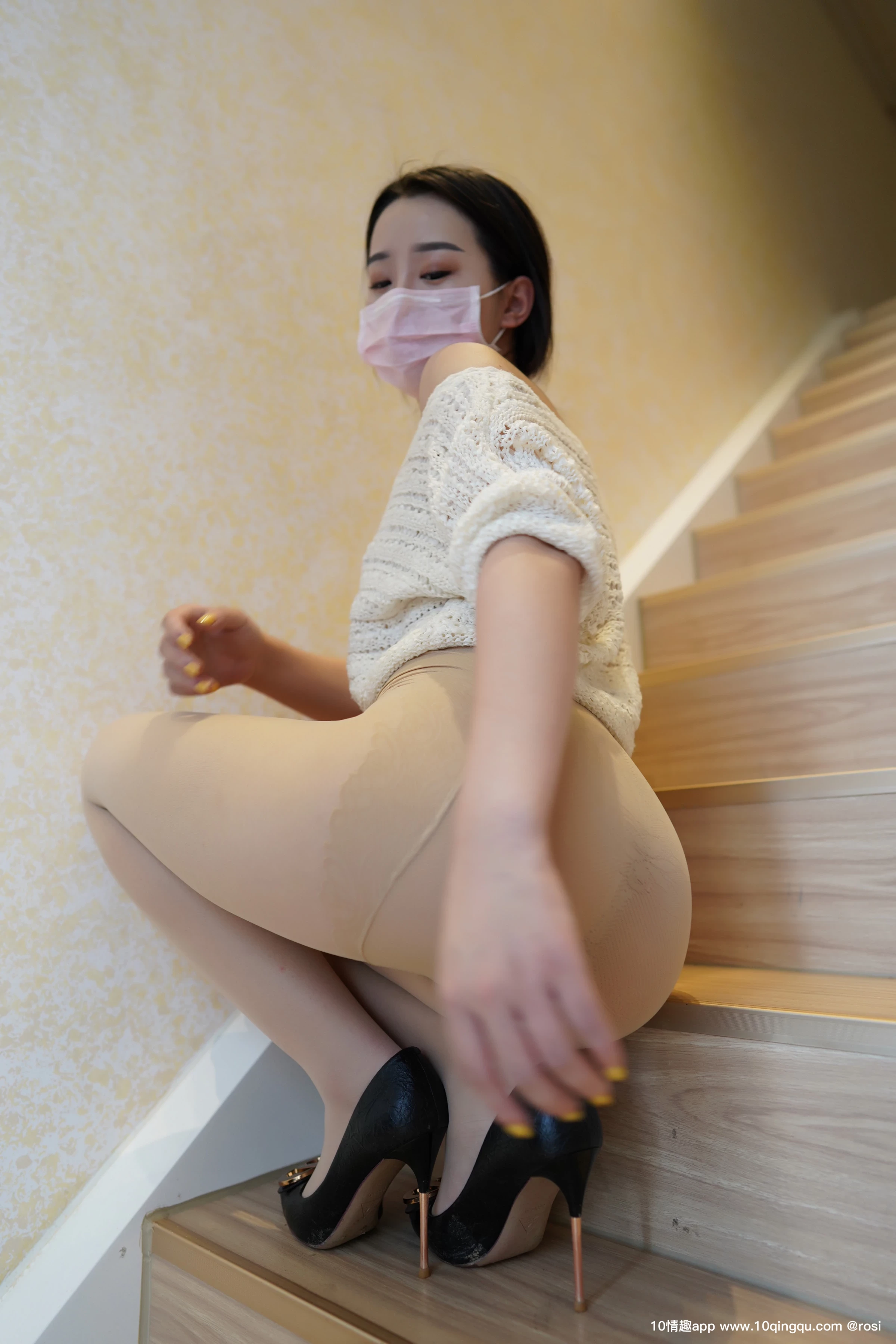 [ROSI写真口罩系列]2019.07.27 NO.1140长腿妹丝袜无内直穿[87P]