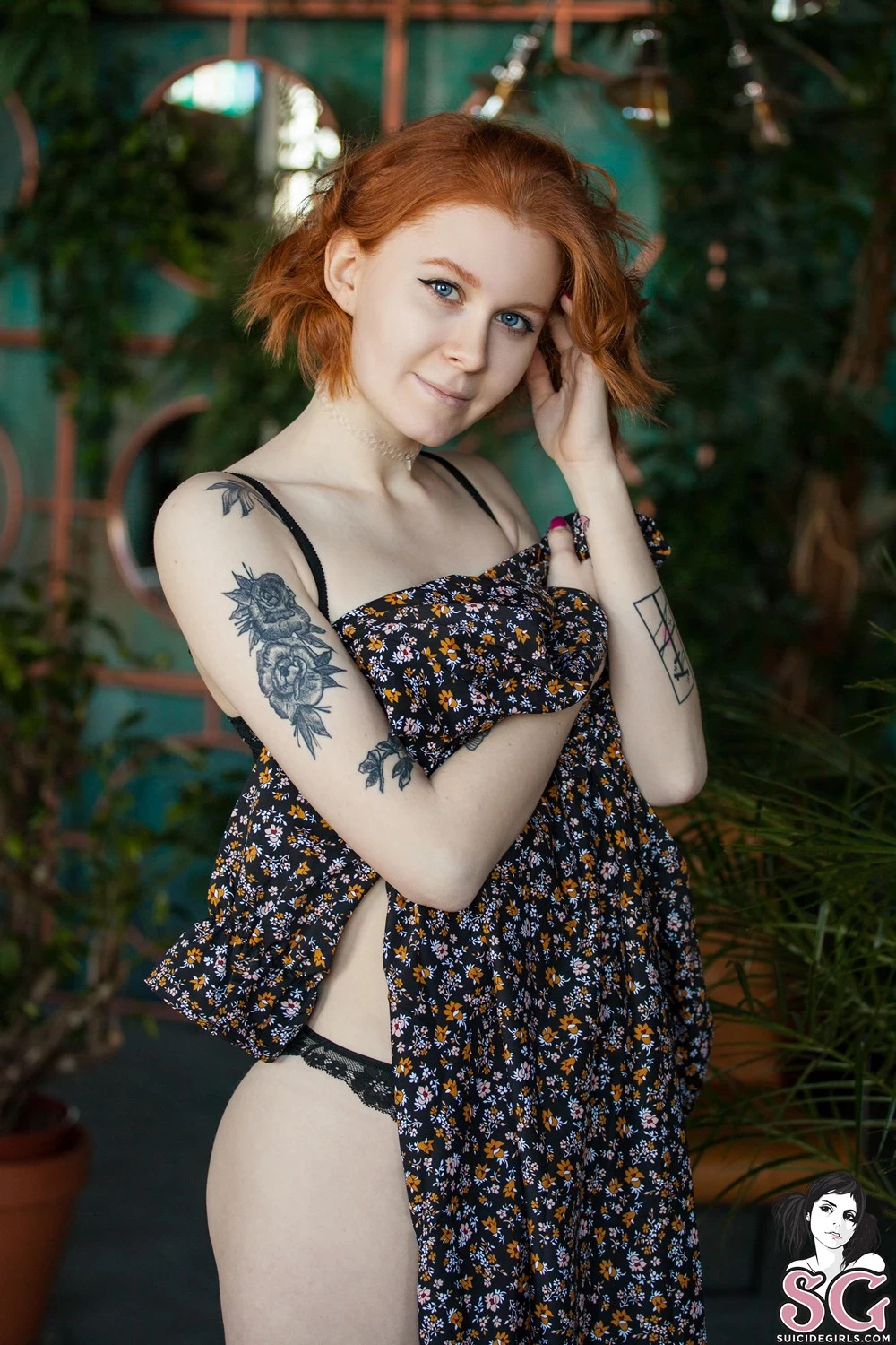 [Suicide Girls] Dolphie - Greenhouse Heat