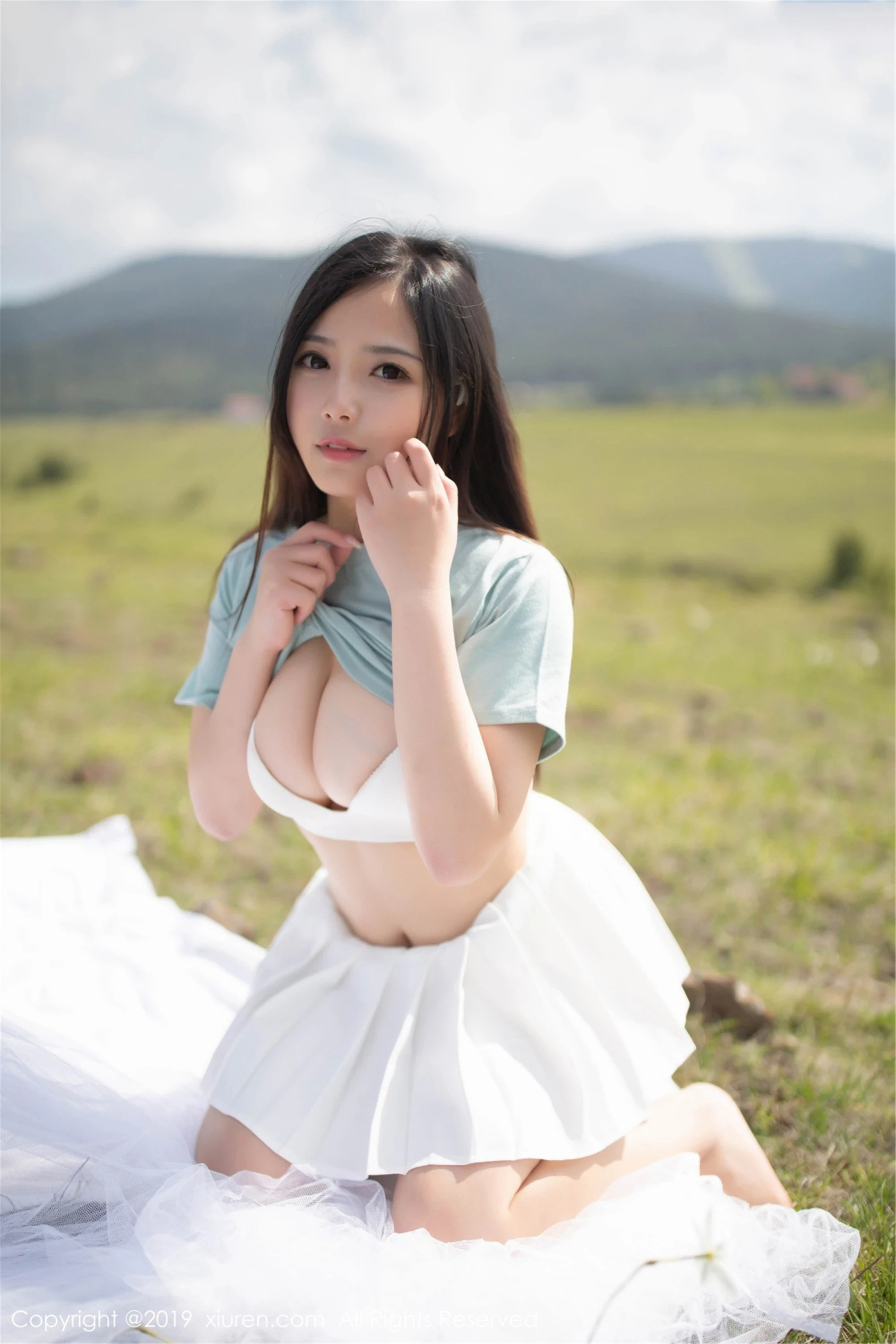 [Xiuren秀人网系列]2019.06.13 No.1495 徐微微mia 性感写真[46P]