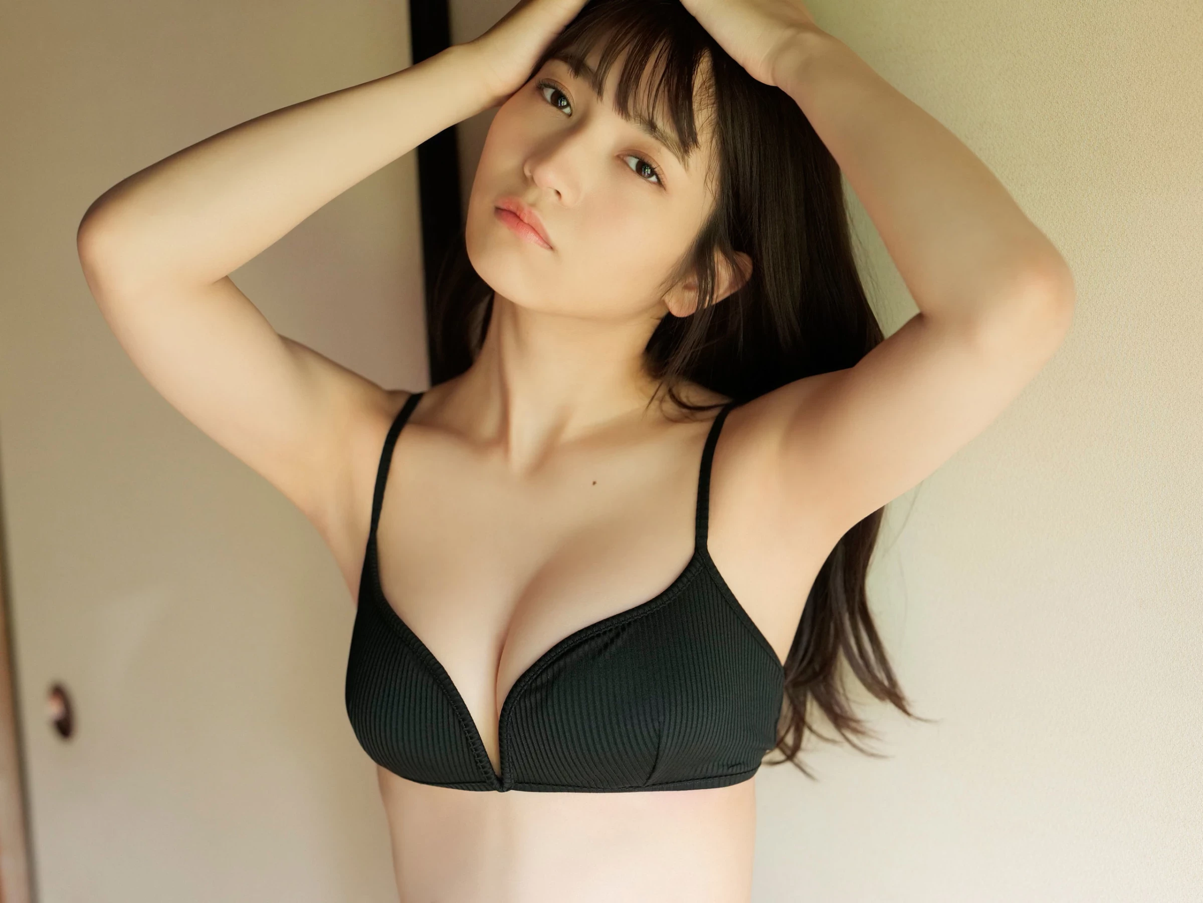 黒嵜菜々子 日本一バズってるBIKINI vol．2 [111P]