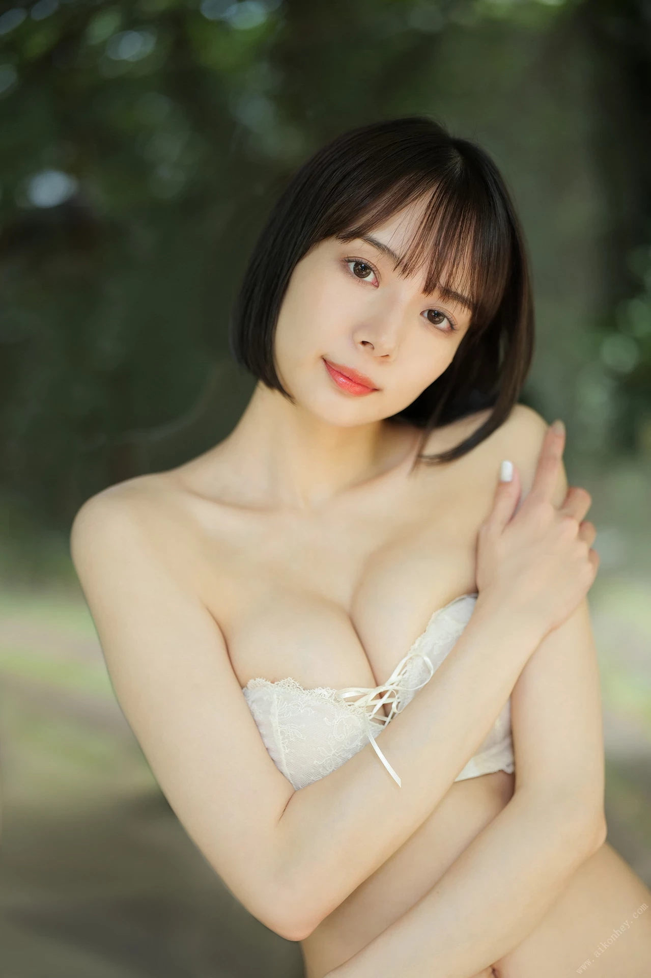 冈田纱佳 おかぴーの森へようこそ 周刊ポストデジタル写真集 [79P]