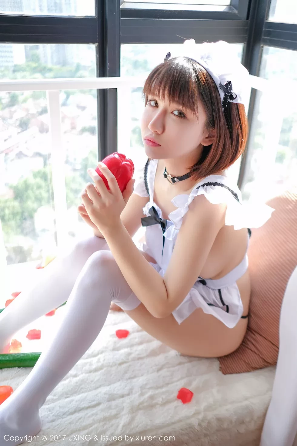 [UXING优星馆]Vol.058_嫩模K8傲娇萌萌居家女仆装侧露美乳黄瓜主题撩人诱惑写真40P