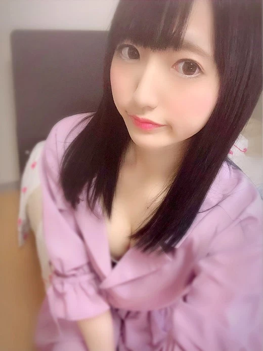 河奈亜依 オフショット画像