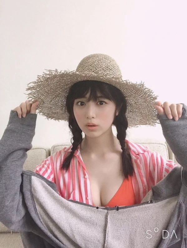 吉田莉桜 日本一かわいい高校一年生グランプリ吉田莉桜 今最も辉く17歳のビキニグ...