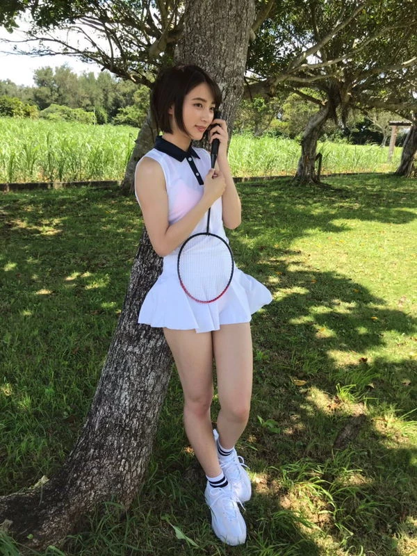 宇佐美彩乃 长崎県のご当地アイドル出身の超美形グラドル宇佐美彩乃 Amazon1位の初IV...