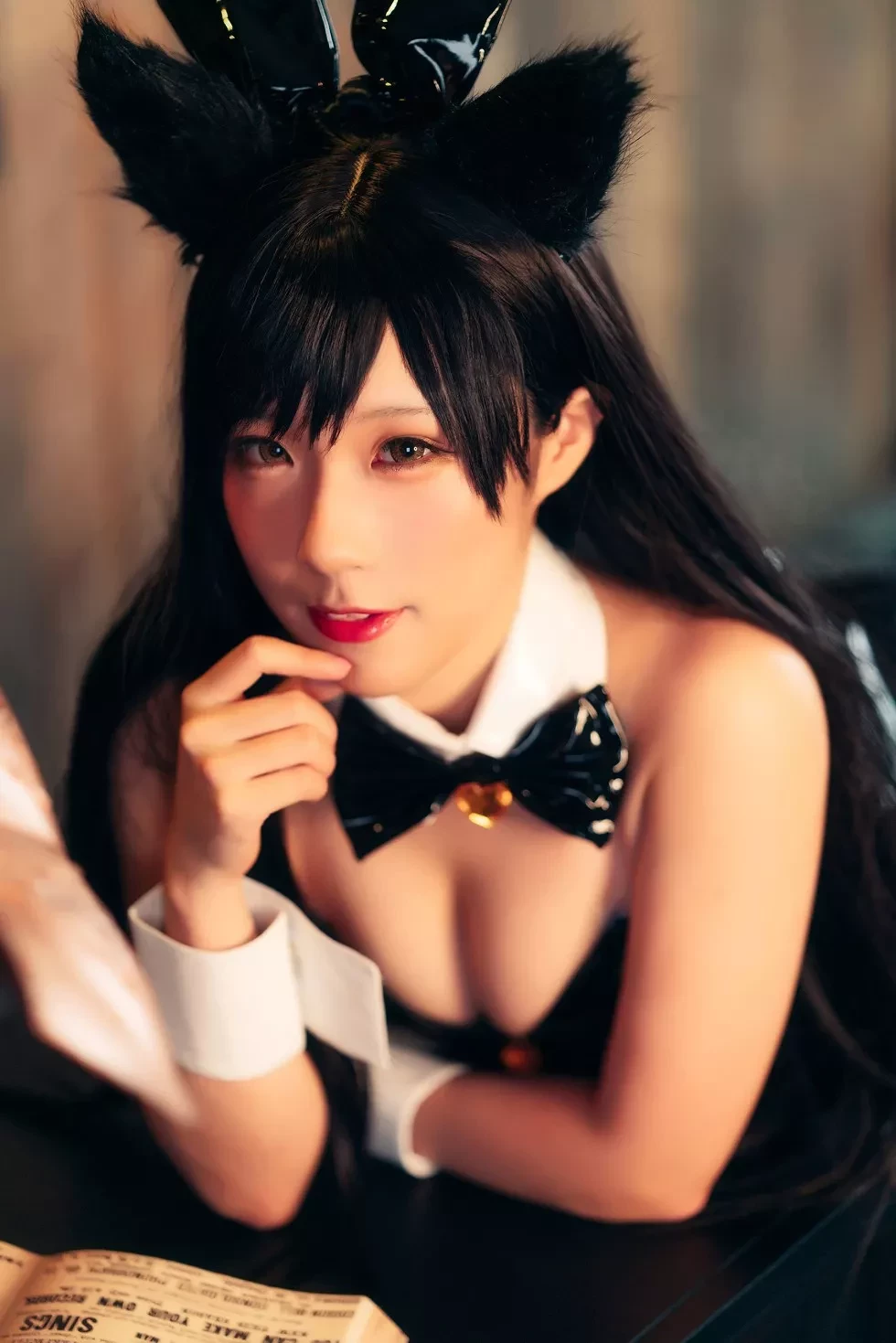 [Cosplay精选]动漫博主Mime弥美高叉连体皮衣配黑色蕾丝吊袜迷人诱惑写真17P