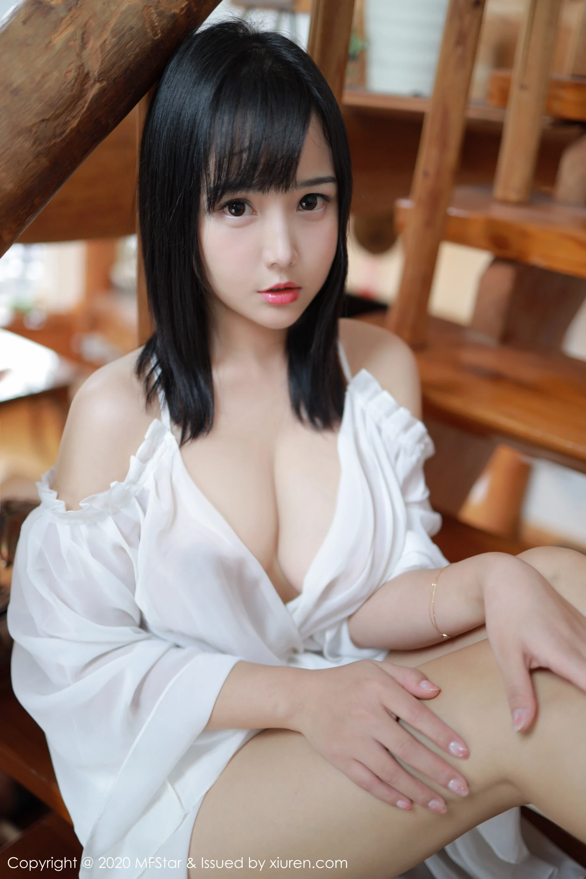 [MFStar模范学院系列]2020.01.19 VOL.260 徐微微mia 完整版无水印写真[51P]