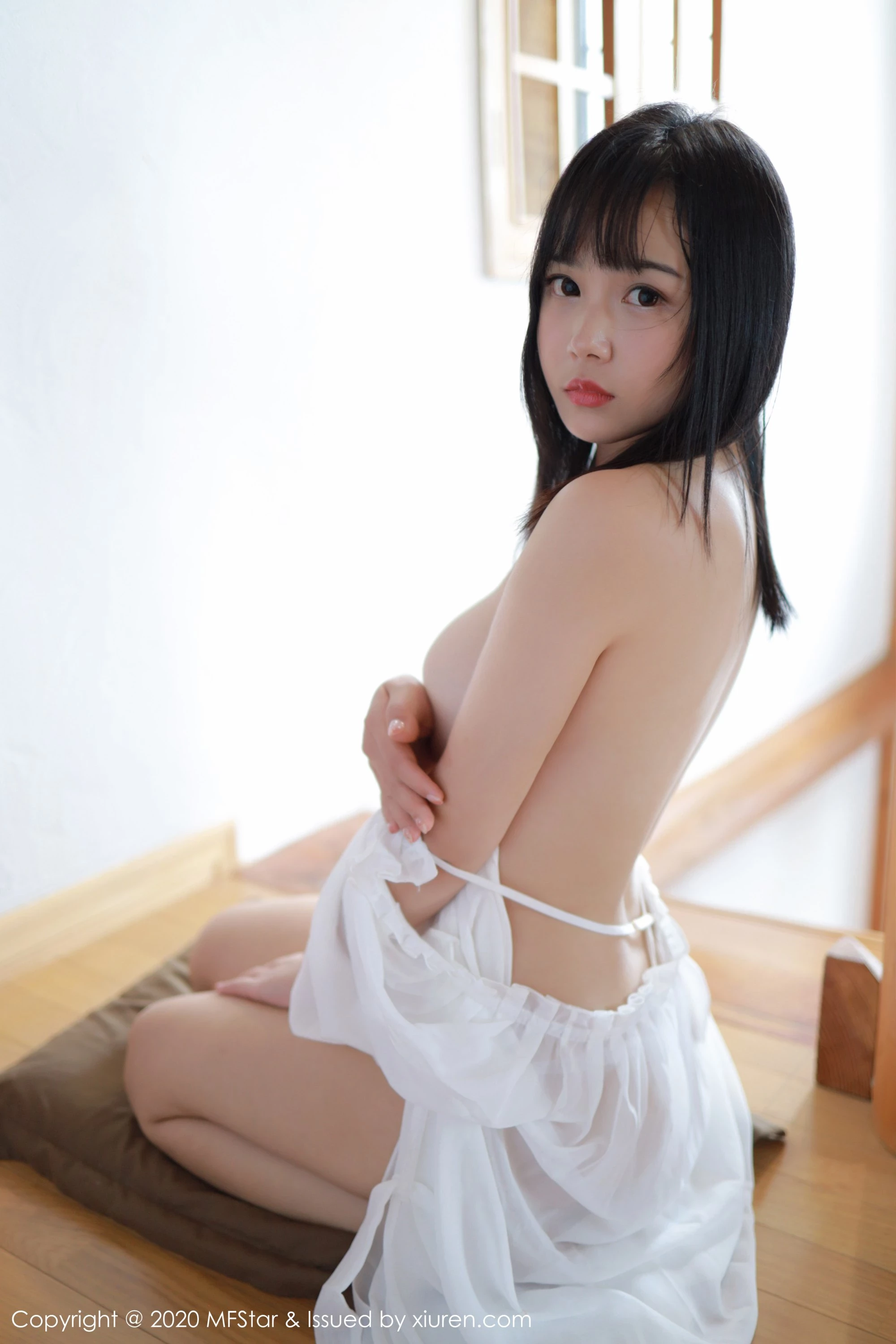 [MFStar模范学院系列]2020.01.19 VOL.260 徐微微mia 完整版无水印写真[51P]