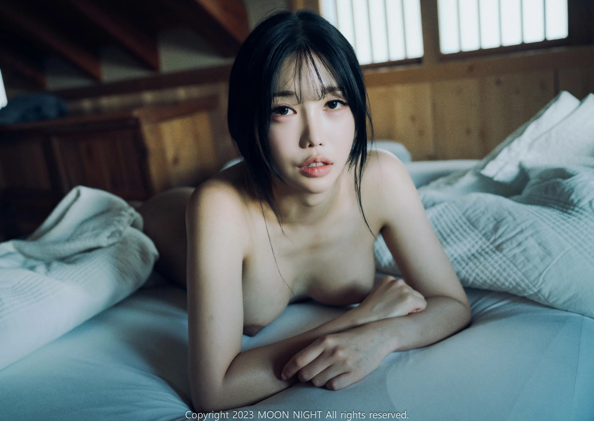 [Moon Night Snap] Yunjin - Digital Photobook [ S.Ver] [84P]