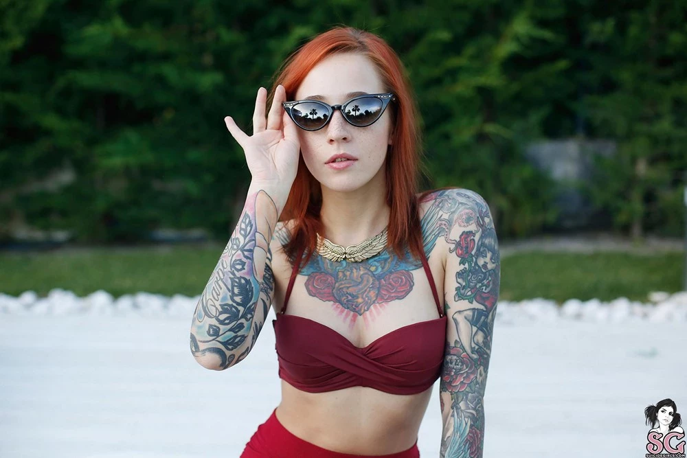 [Suicide Girls] JaneSinner - Burgundy