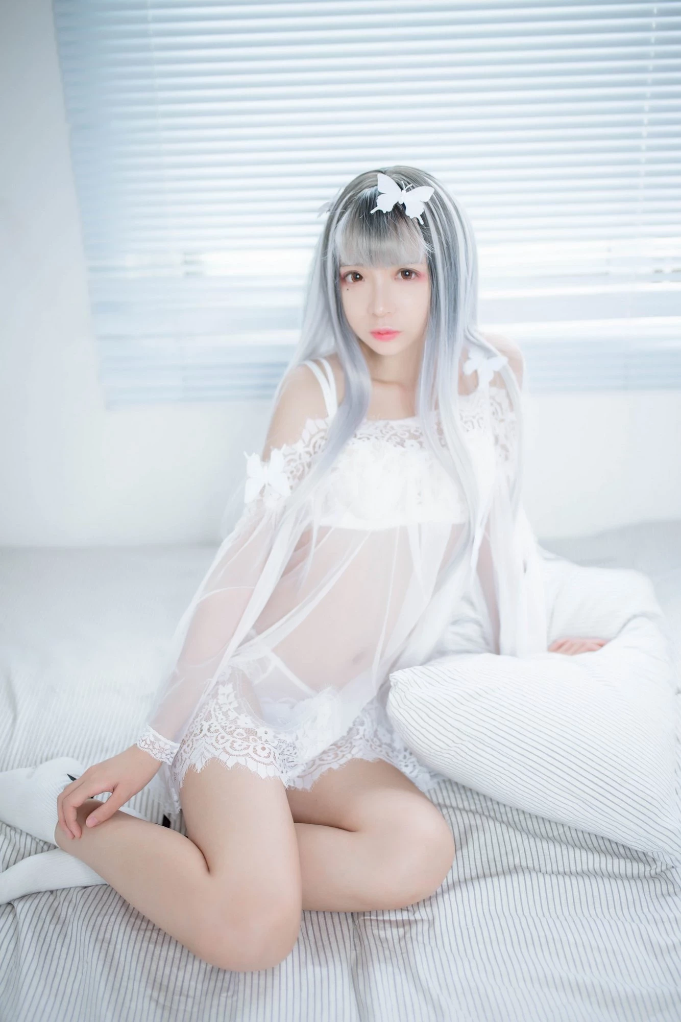 [COSER] 疯猫ss – 透明白沙的诱惑少女写真