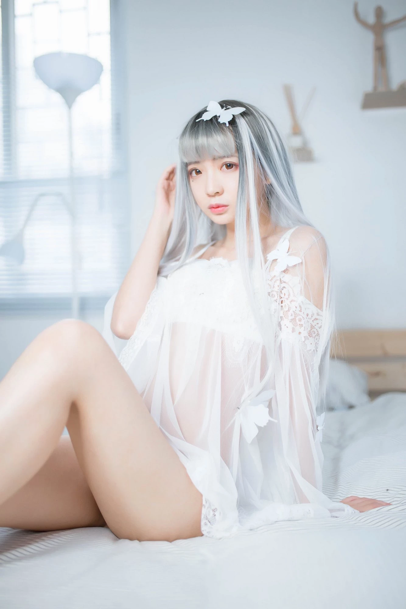 [COSER] 疯猫ss – 透明白沙的诱惑少女写真