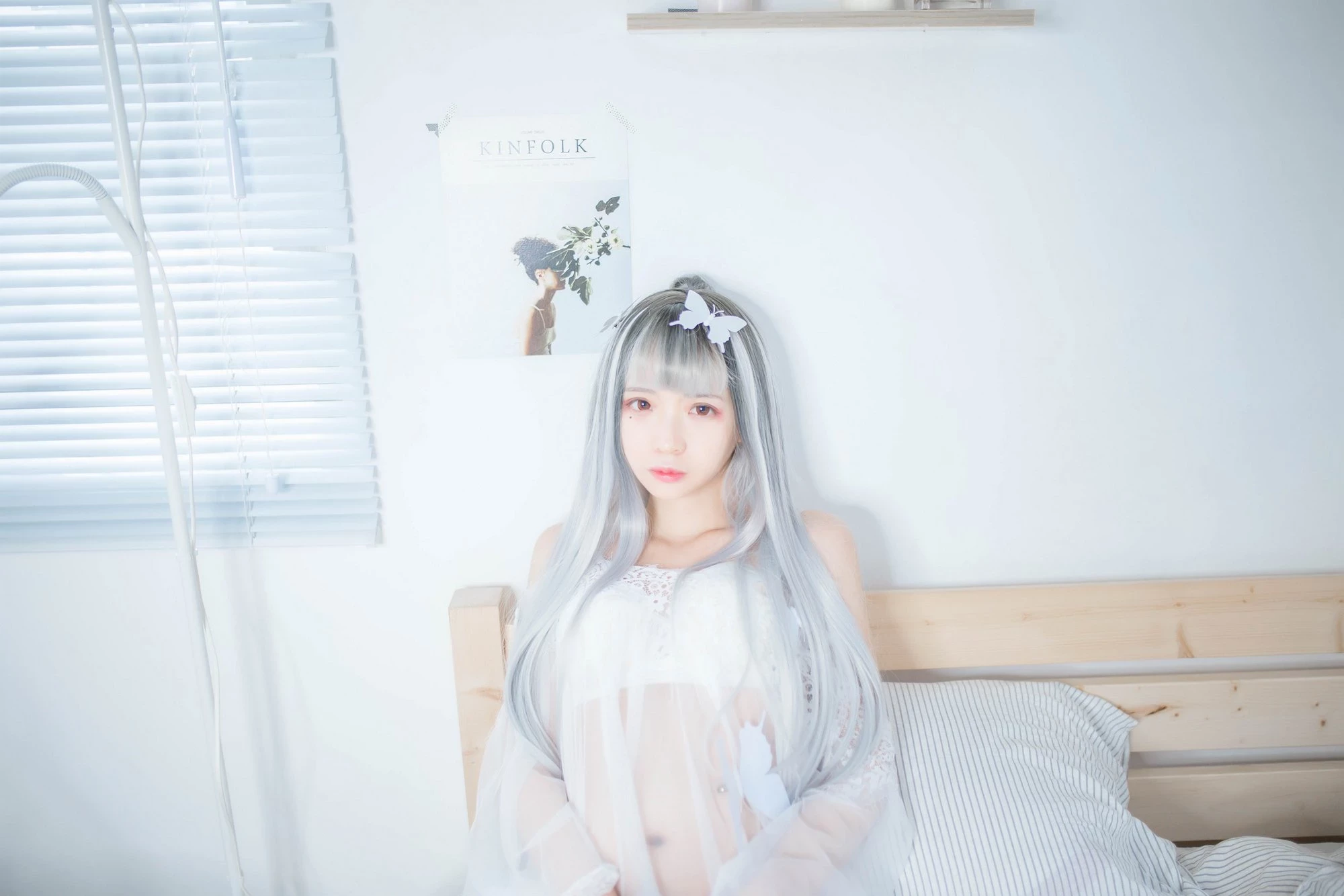 [COSER] 疯猫ss – 透明白沙的诱惑少女写真