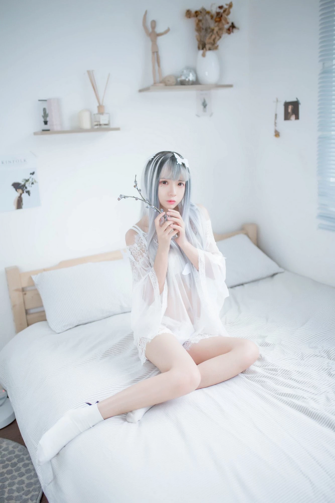 [COSER] 疯猫ss – 透明白沙的诱惑少女写真