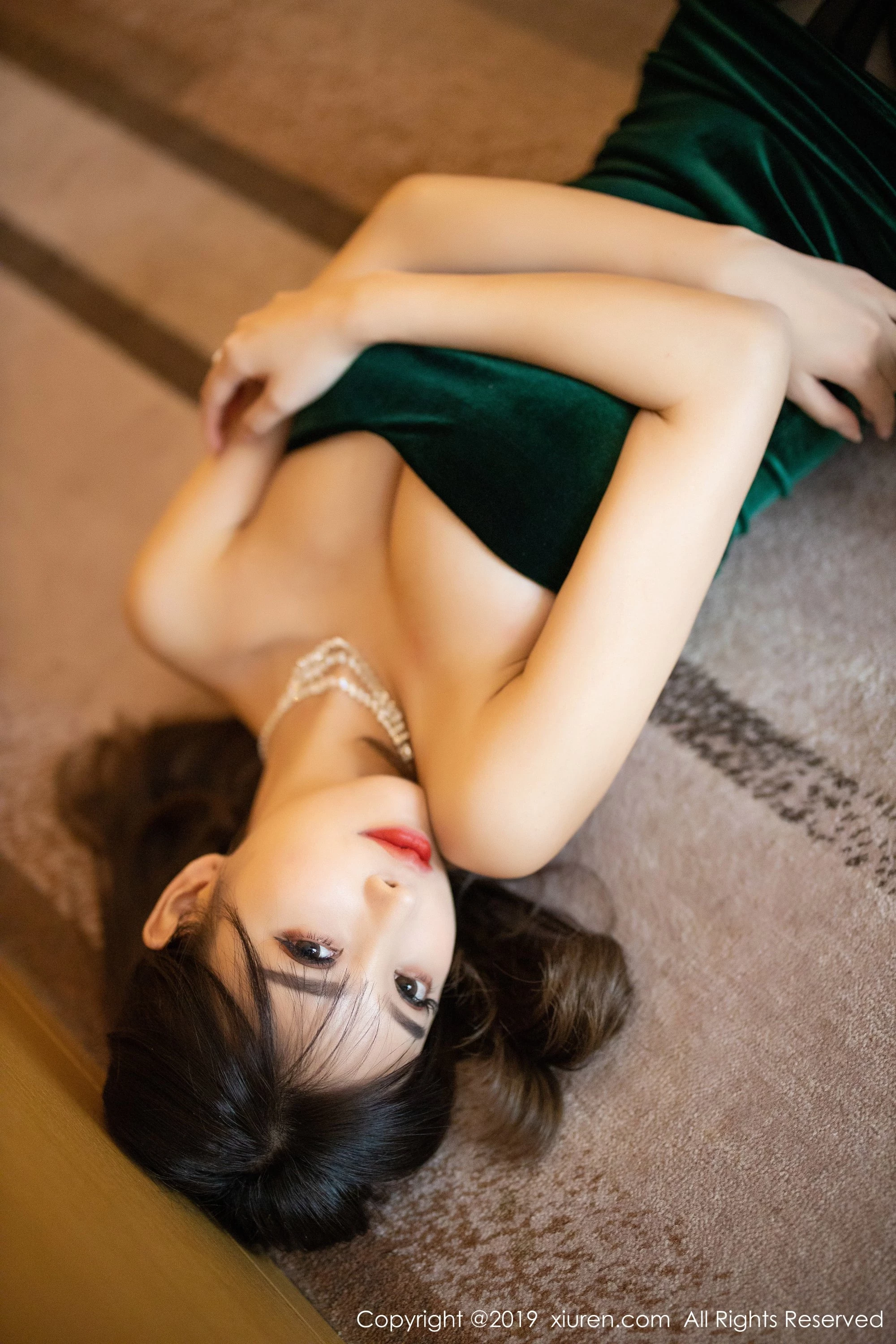 [Xiuren秀人网系列]2019.10.15 No.1731 杨晨晨sugar 完整版无水印写真[99P]