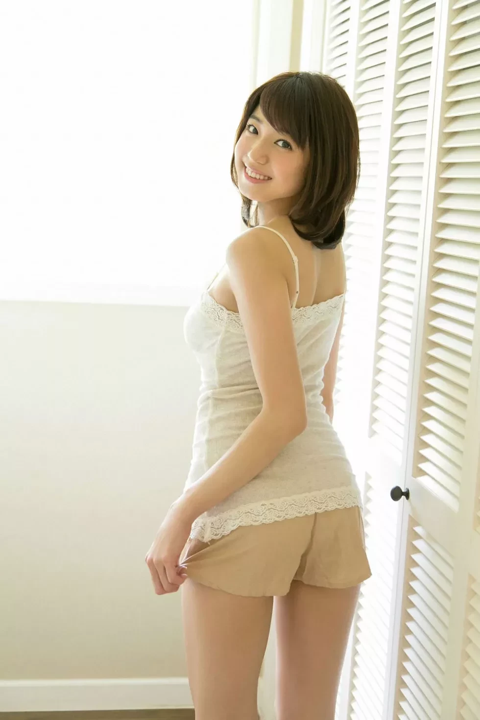 [YS Web]Vol.683_日本美女艺人中村静香甜美迷人性感系列写真99P