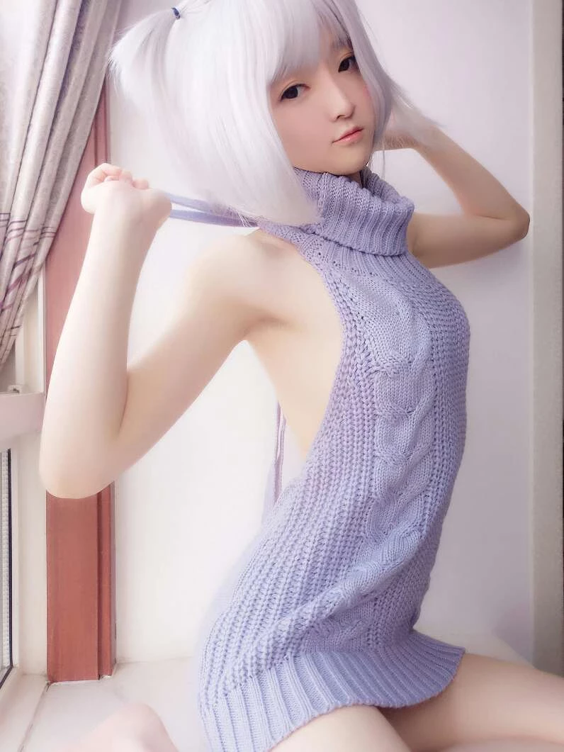 萝莉少女的毛衣写真[CN：一小央泽]