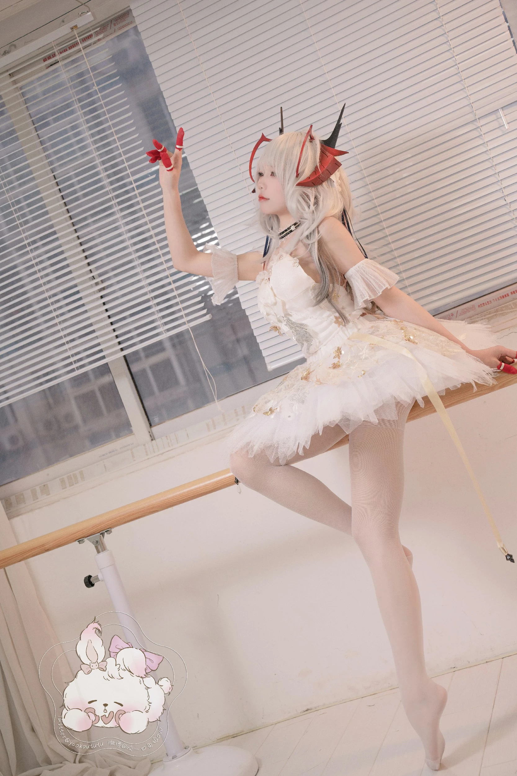 Coser@黏黏团子兔 - W天鹅之舞 [55P]