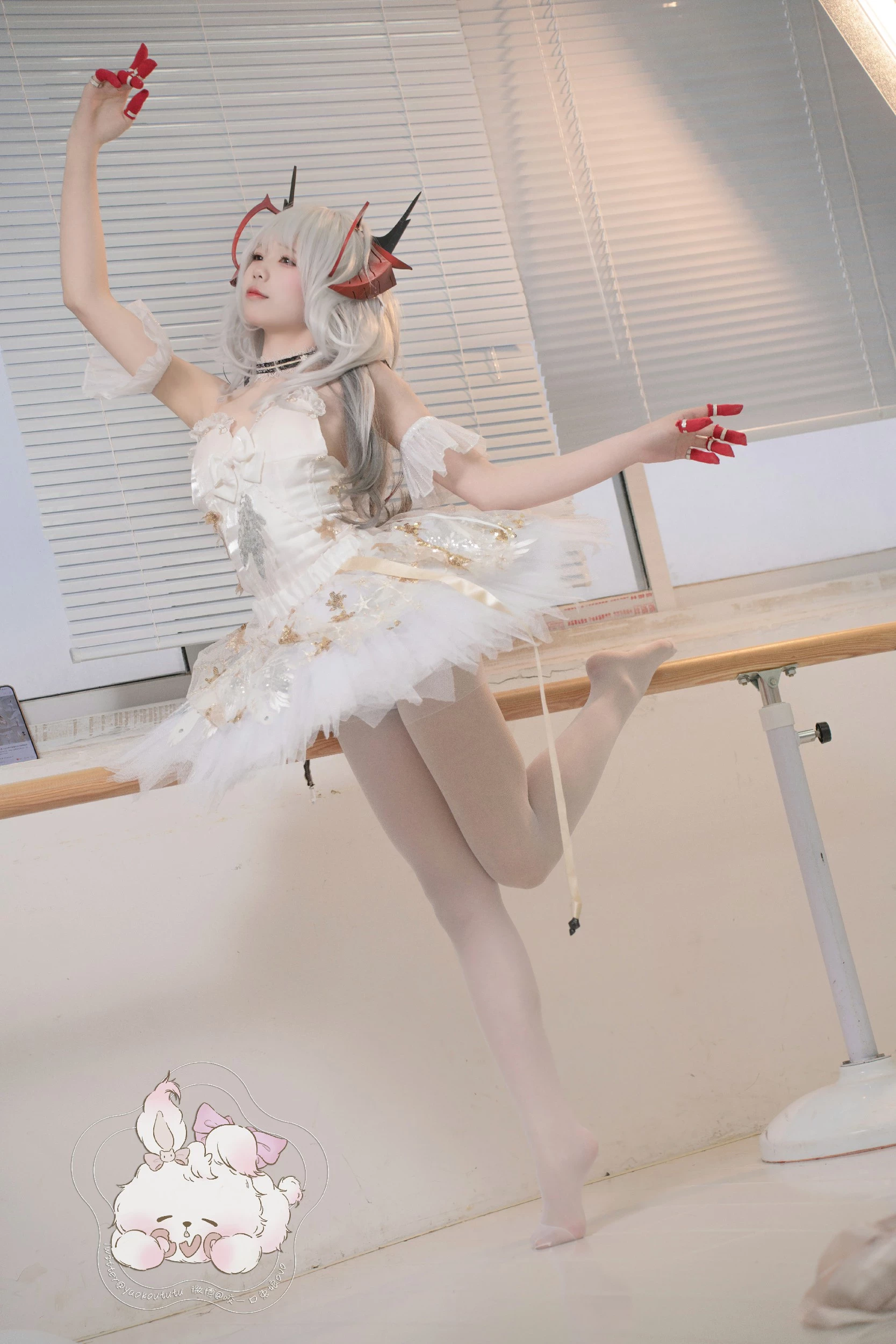 Coser@黏黏团子兔 - W天鹅之舞 [55P]