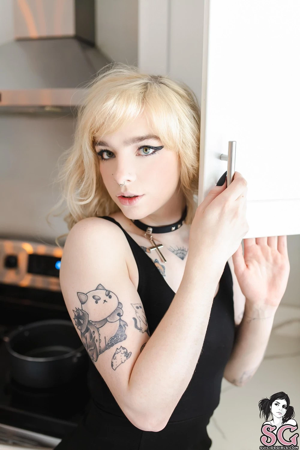 [Suicide Girls]Jul 14, 2022 - Sinkiity - Dinner For Two[51P]