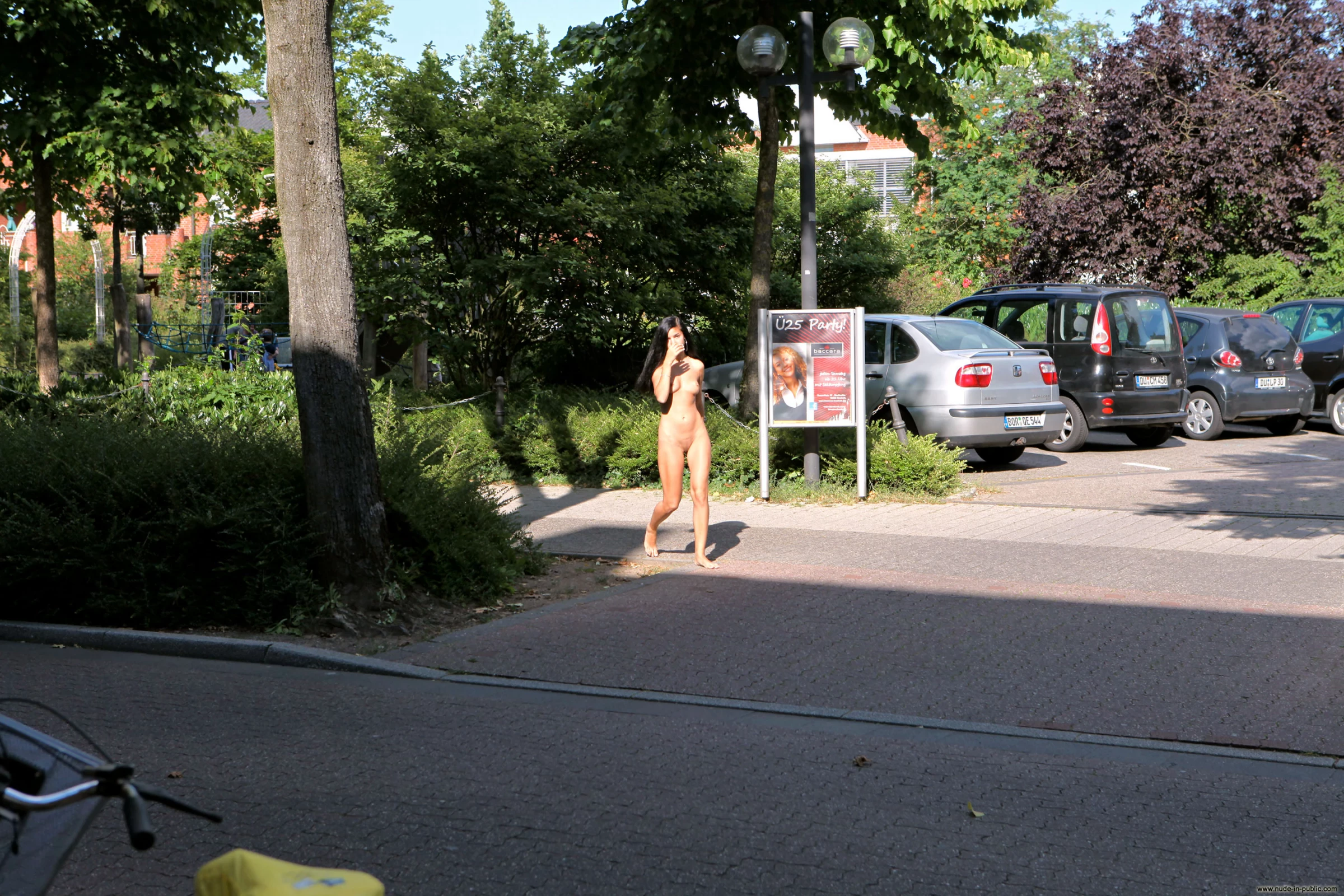 Nika V public nude walk in city [195P]