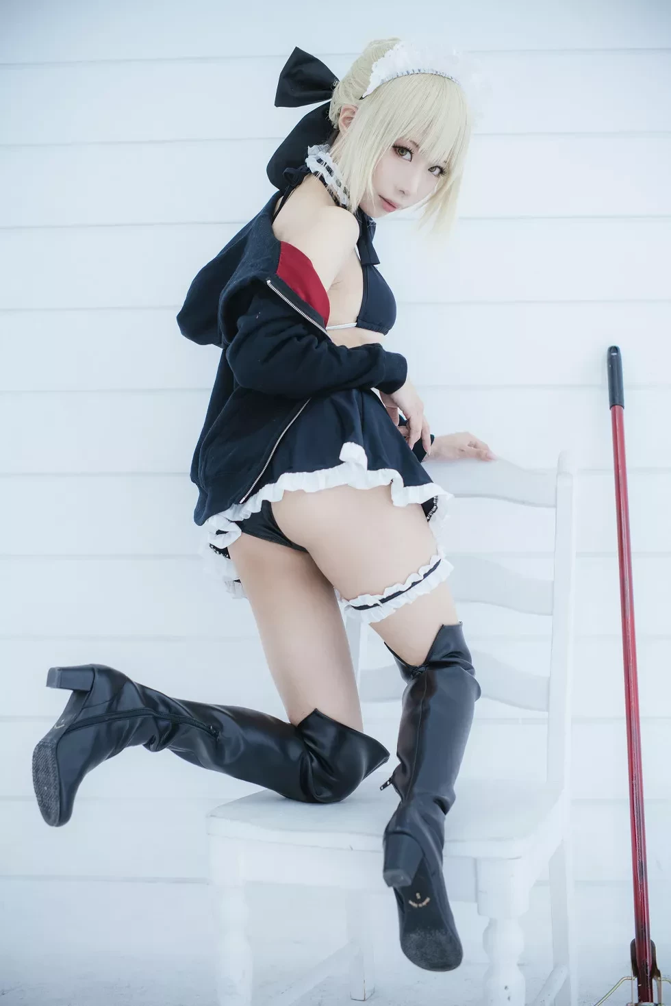 [Cosplay精选]《HeartBreak Morgan》吃雪糕的紧身衣妹子性感写真243P