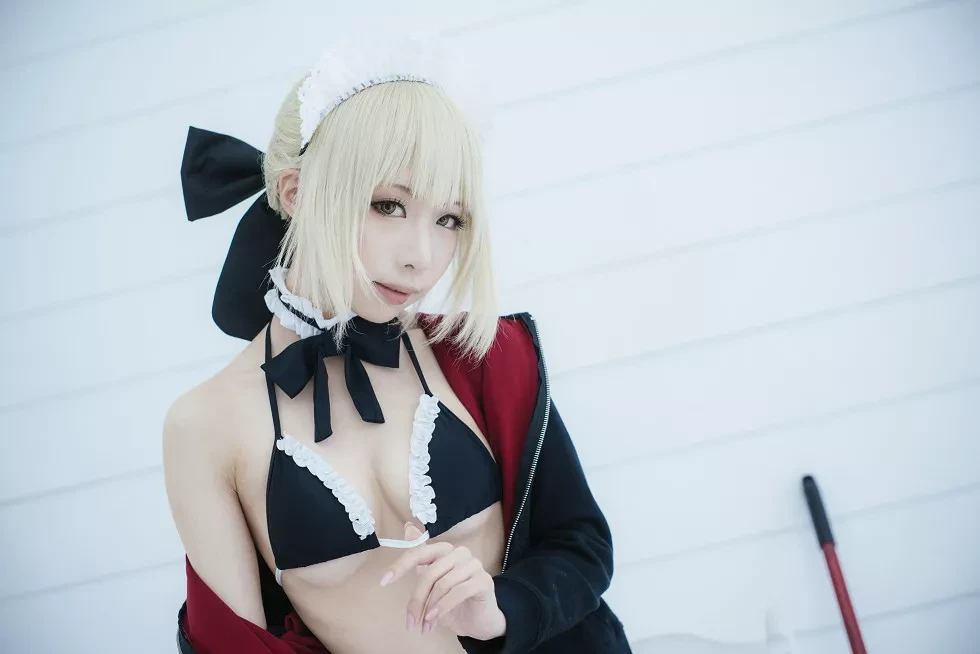 [Cosplay精选]《HeartBreak Morgan》吃雪糕的紧身衣妹子性感写真243P