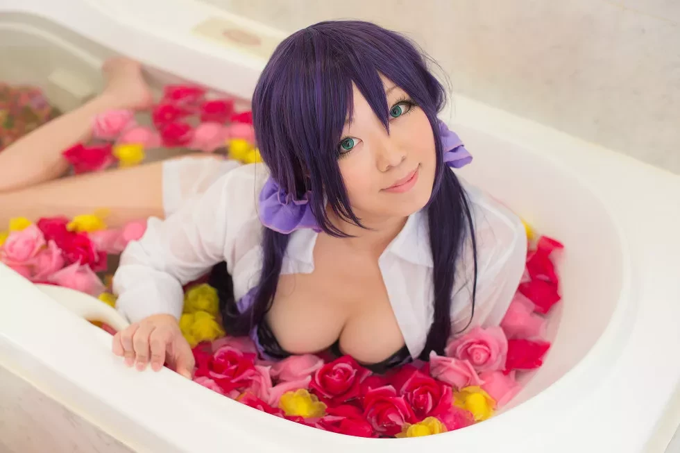 [Cosplay精选]COS正片《は紫や》图集丰满美少女粉红薄纱裙秀豪乳写真200P