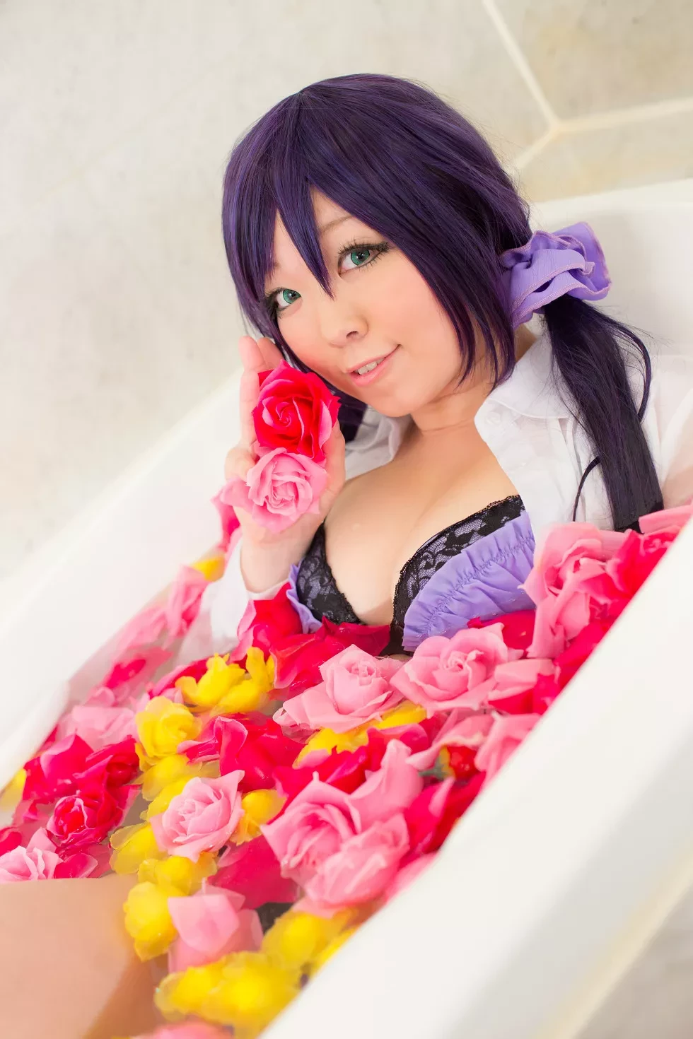 [Cosplay精选]COS正片《は紫や》图集丰满美少女粉红薄纱裙秀豪乳写真200P