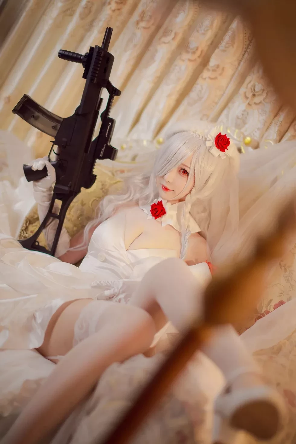 [Cosplay精选]小姐姐南宫G36C系列性感白色吊裙配蕾丝袜完美诱惑写真18P