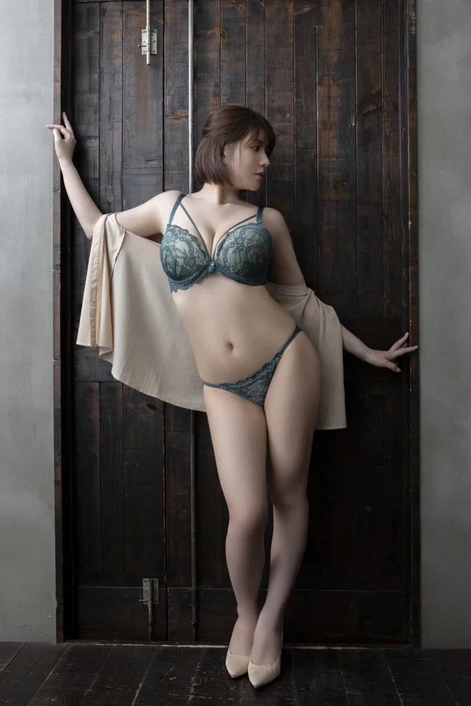 FRIDAYデジタル写真集 汐世 Goddess Body [70P]