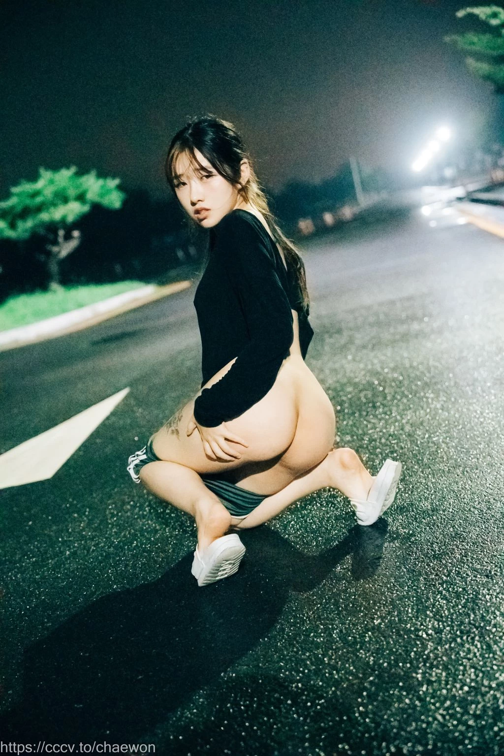 [Loozy] SonSon [손손]： Public Toilet [157 photos] [157P]