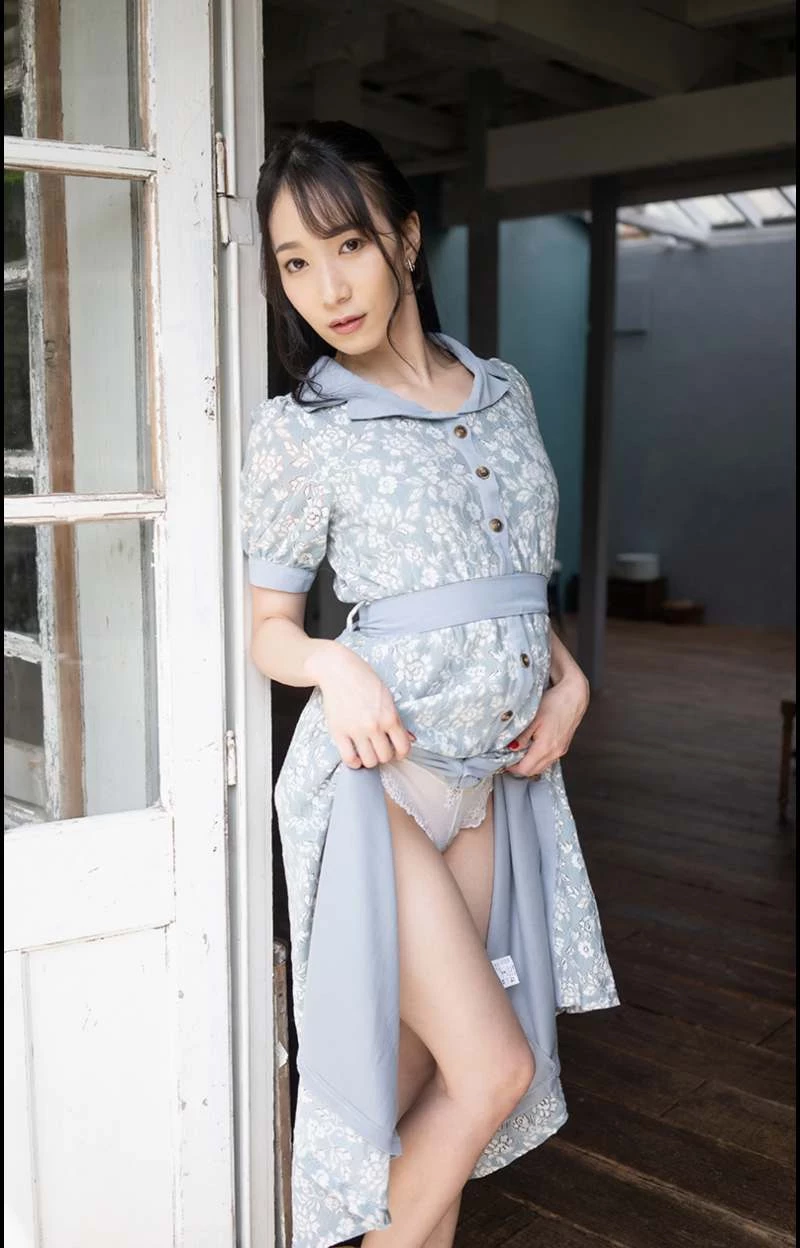 黒川晴美 きれいでエッチなお姊さん[107P]