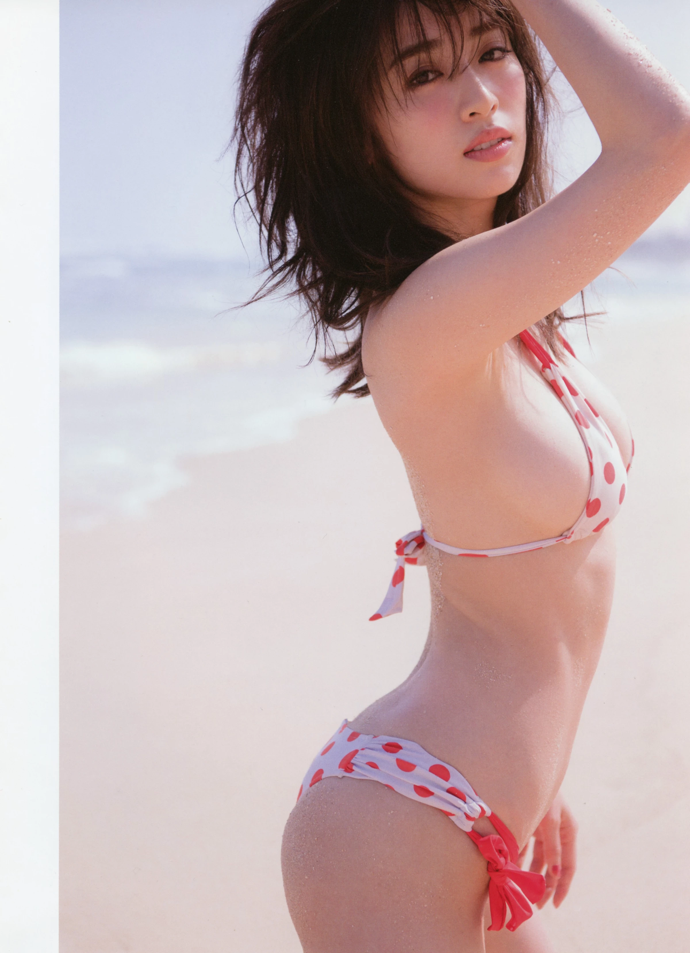 泉里香1st写真集“Rika!” [126P]