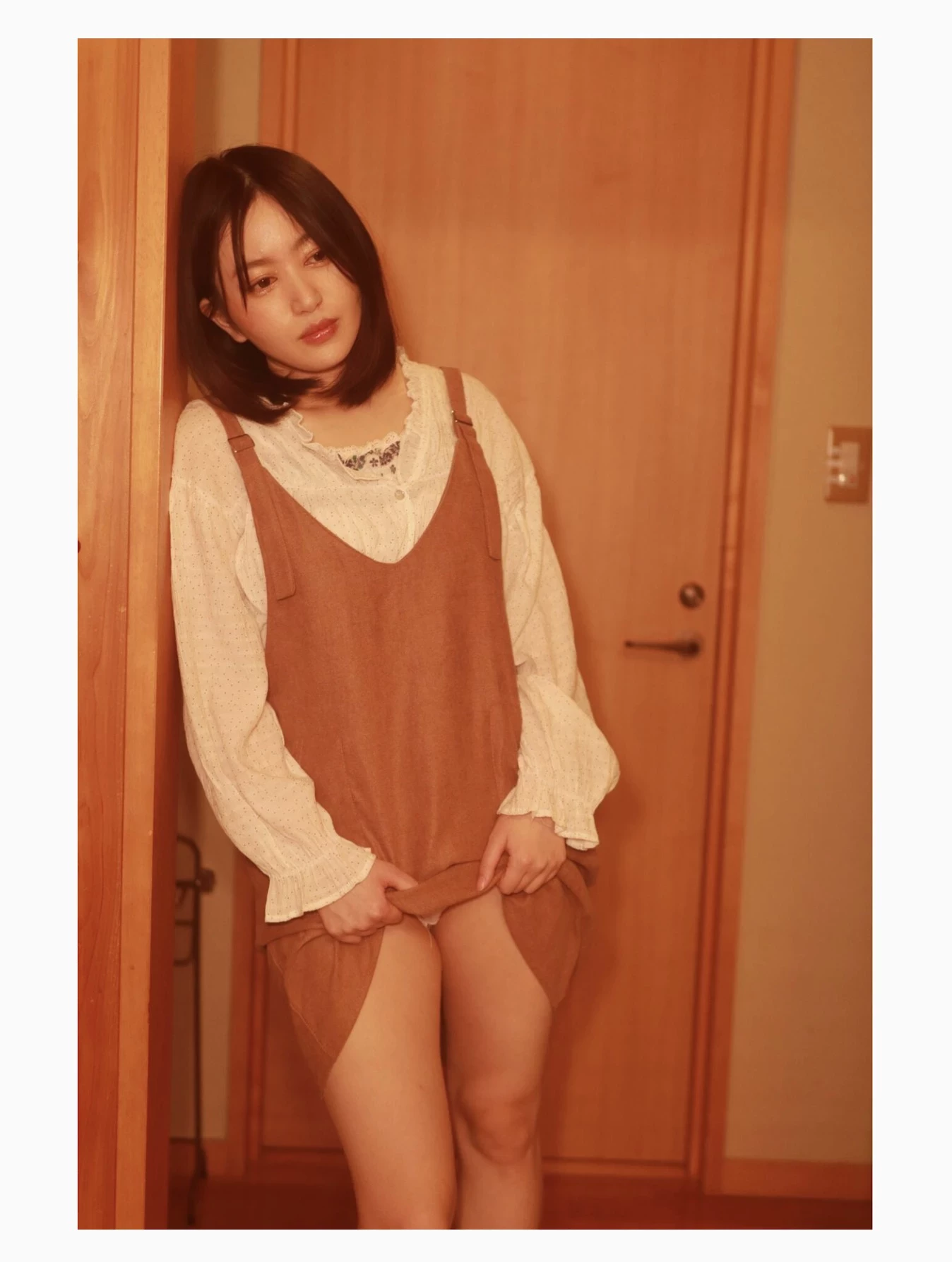 齐藤静[斉藤静][Photobook] セミヌード写真集 カップルで人気のラブホで [193P]