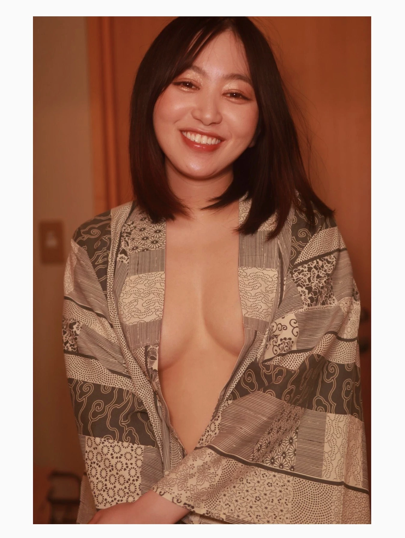 齐藤静[斉藤静][Photobook] セミヌード写真集 カップルで人気のラブホで [193P]