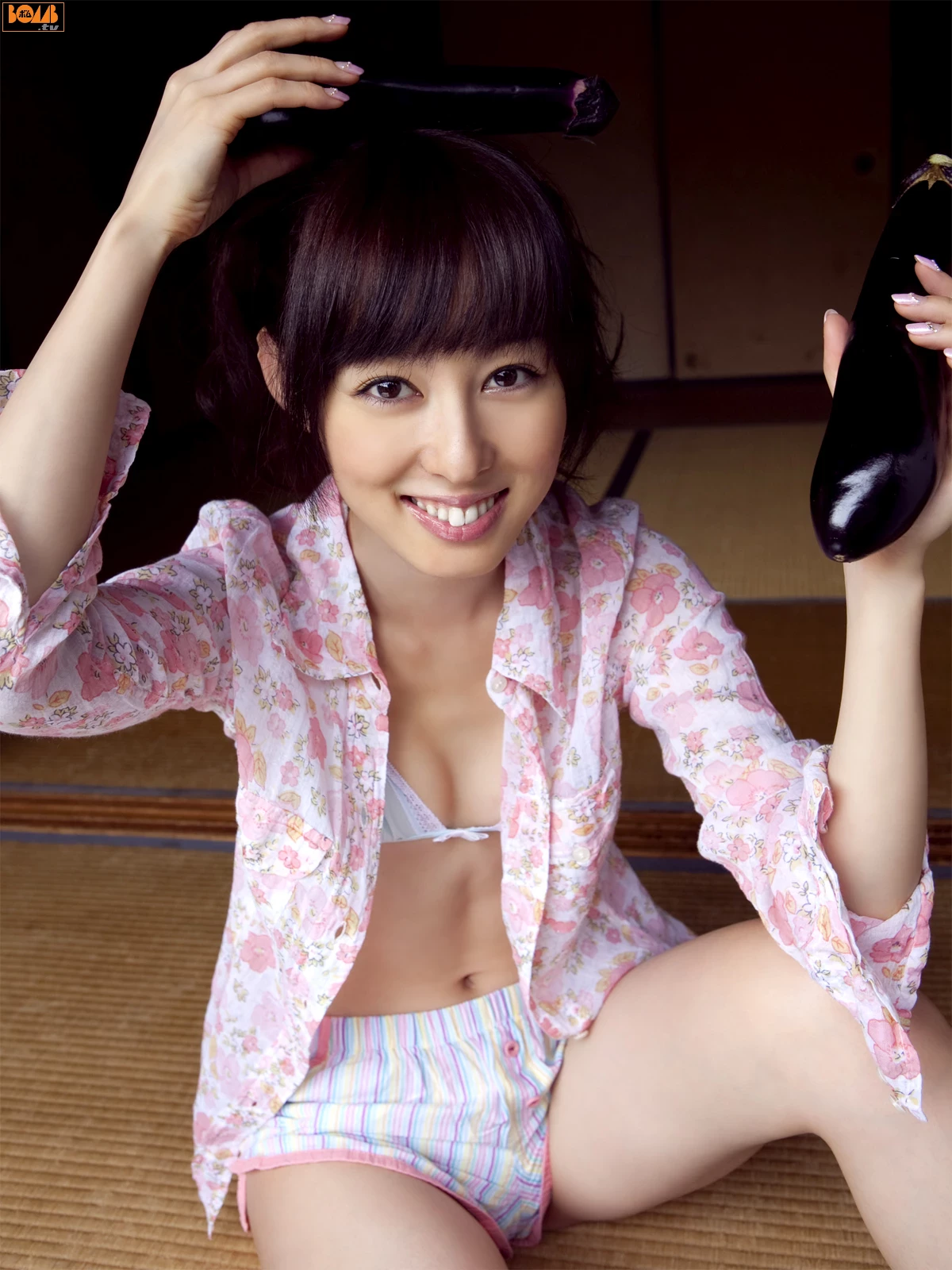 2009.11 Rina Akiyama [90P]