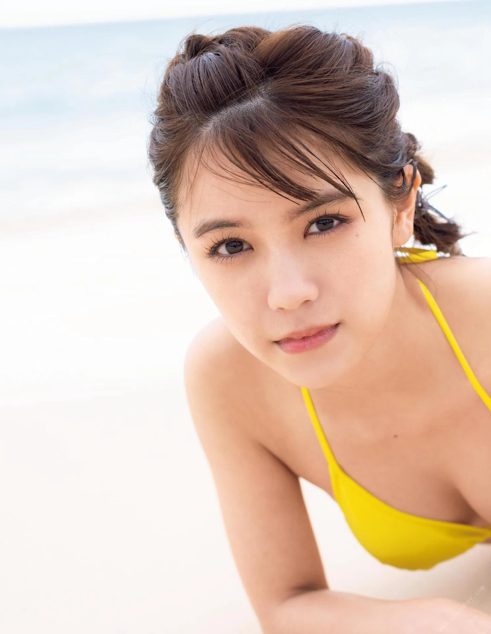 村山优香1st.写真集 MY～辉く瞳～ [106P]