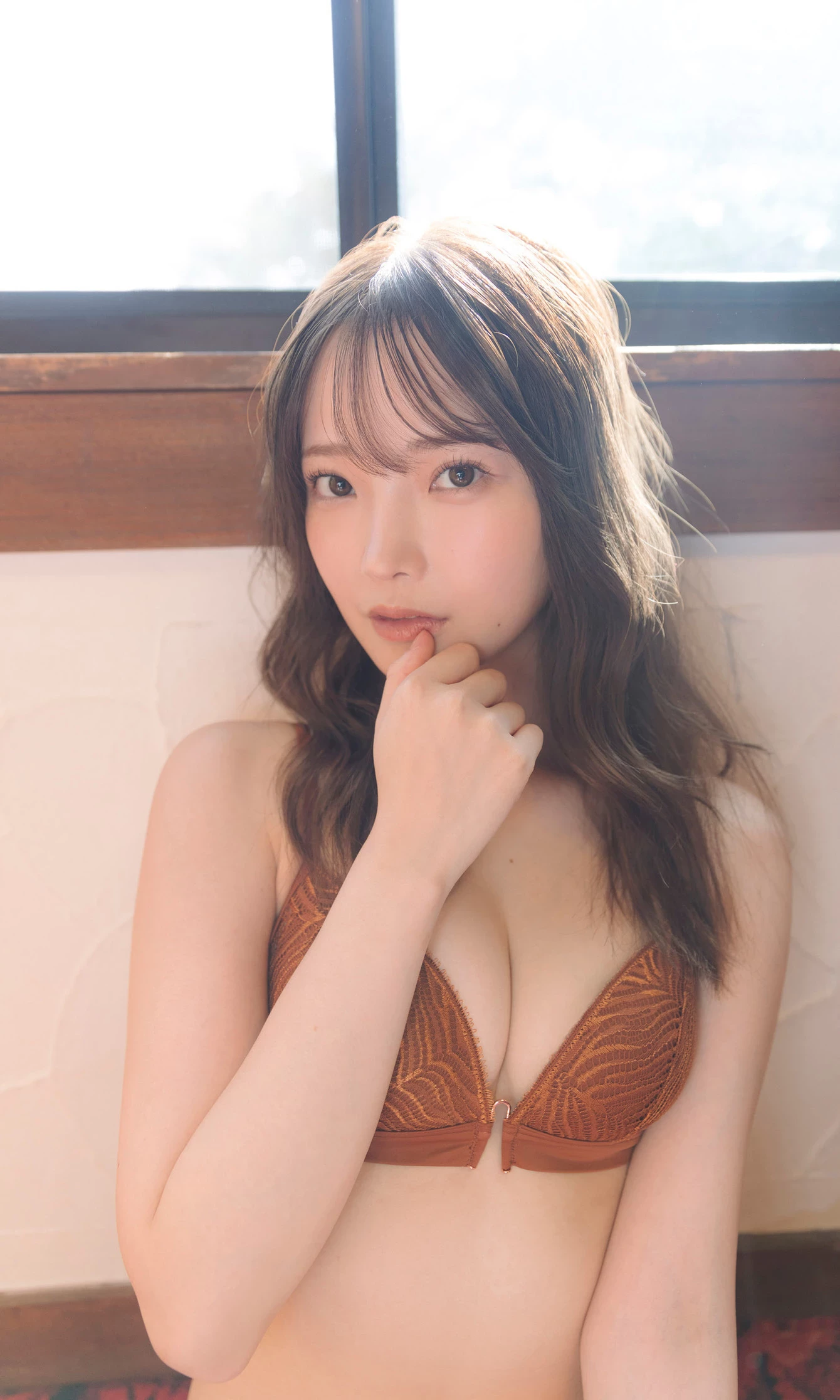 新谷姫加写真集“1泊2日火照るホテル” [64P]