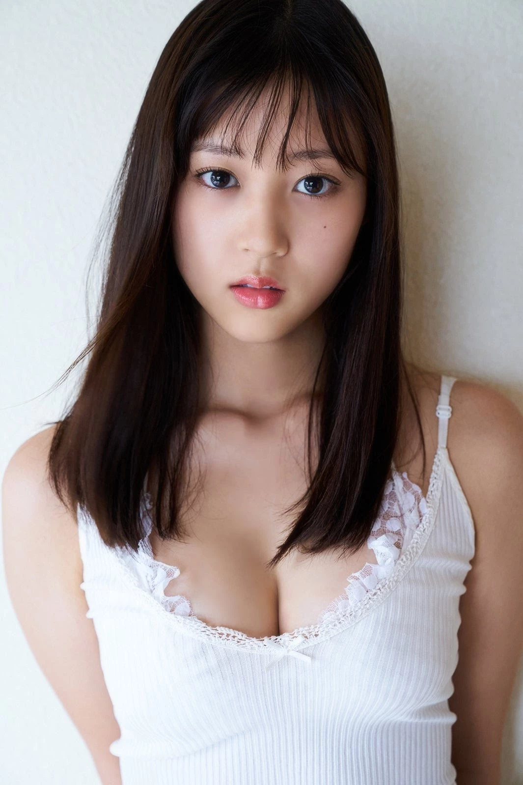 日本E奶写真大物新人 光野有菜 饱满“胸器”正面解放!