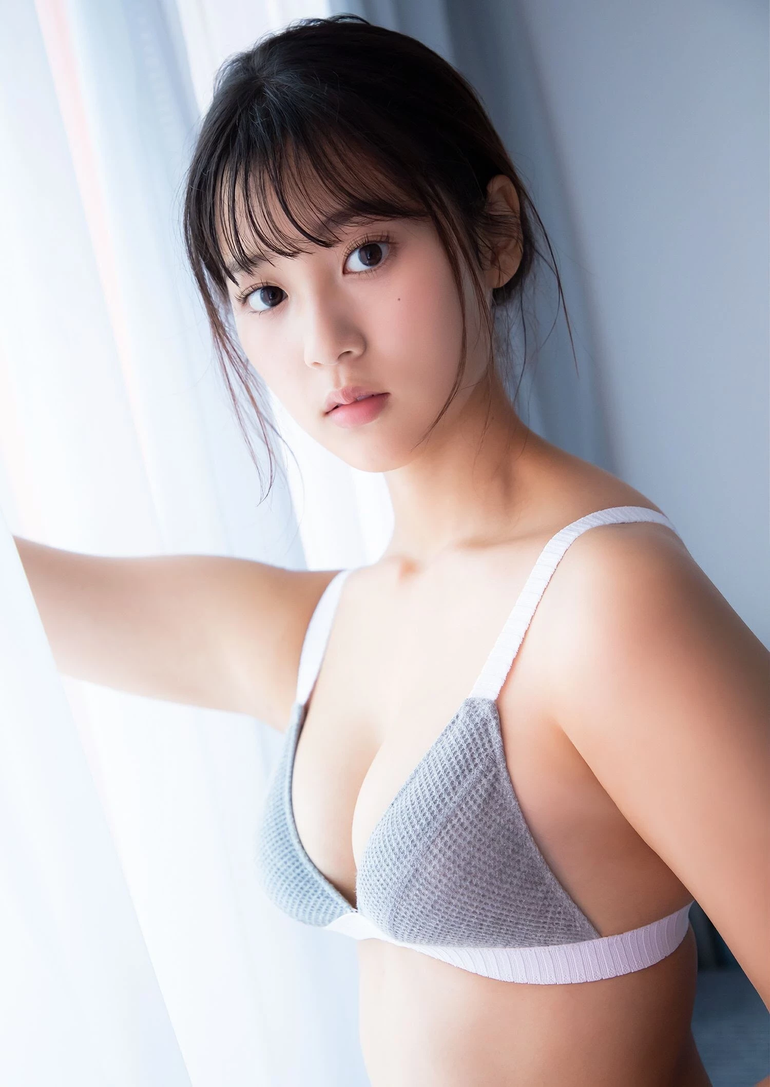 日本E奶写真大物新人 光野有菜 饱满“胸器”正面解放!