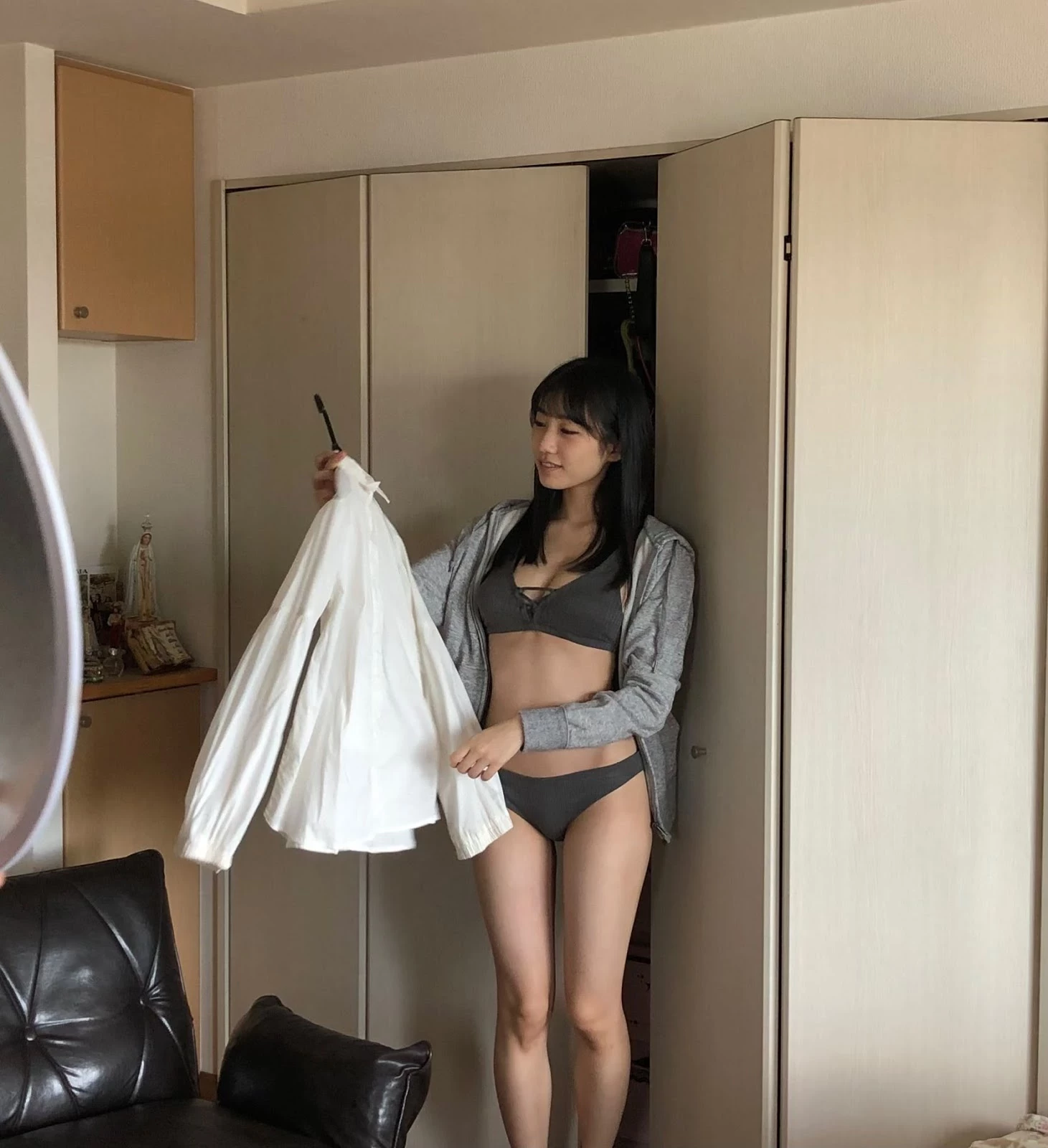 横野すみれ “紧绷绷＋凹凸有致”丰沛乳量征服全场…