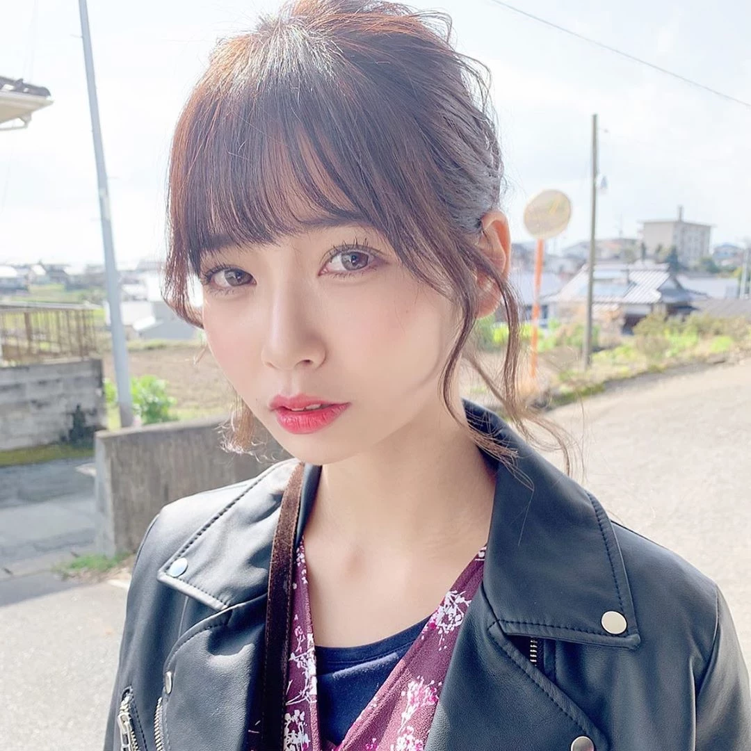 想戳她脸颊 松本华乃 卖萌模样让人瞬间融化