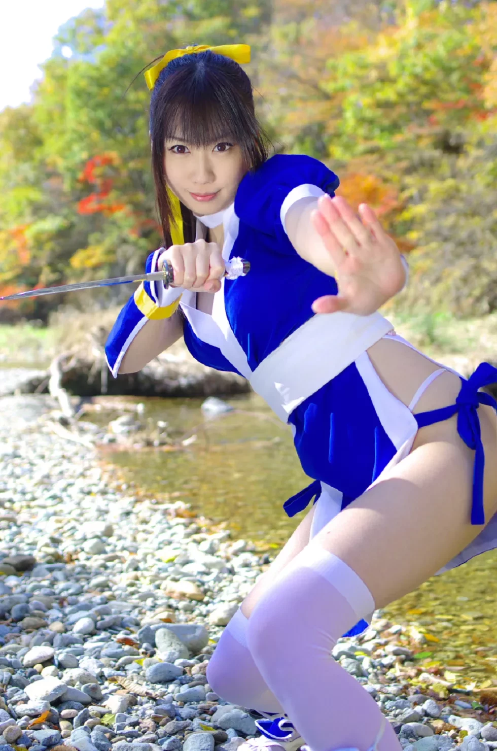 [Cosplay精选]COS正片《霞浪漫》美女武士的白丝美腿性感写真337P