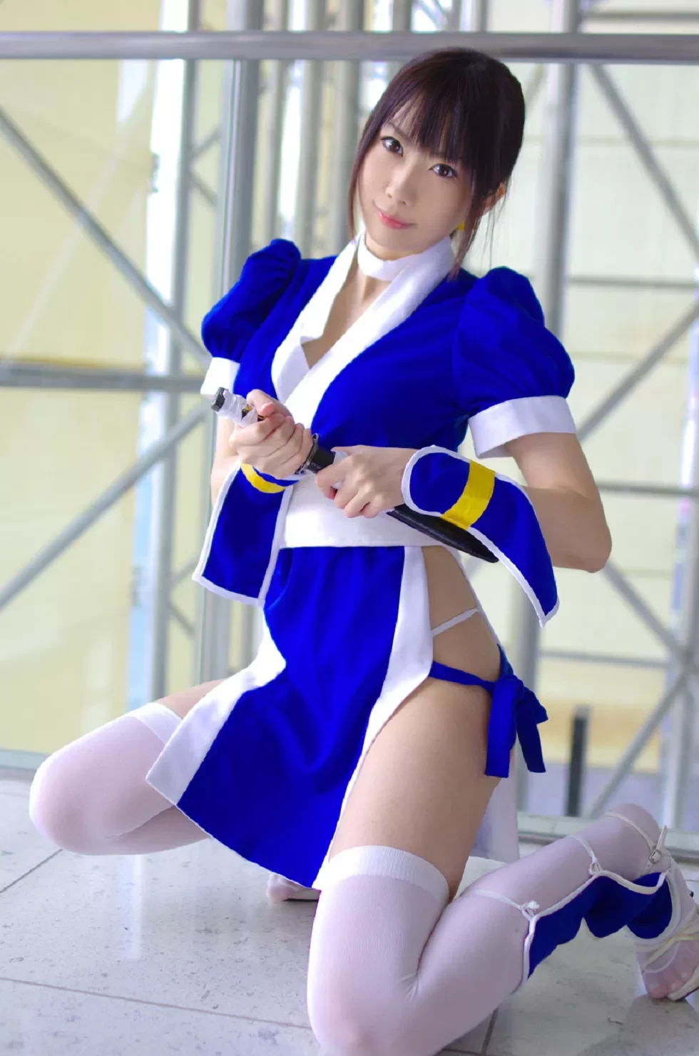 [Cosplay精选]COS正片《霞浪漫》美女武士的白丝美腿性感写真337P