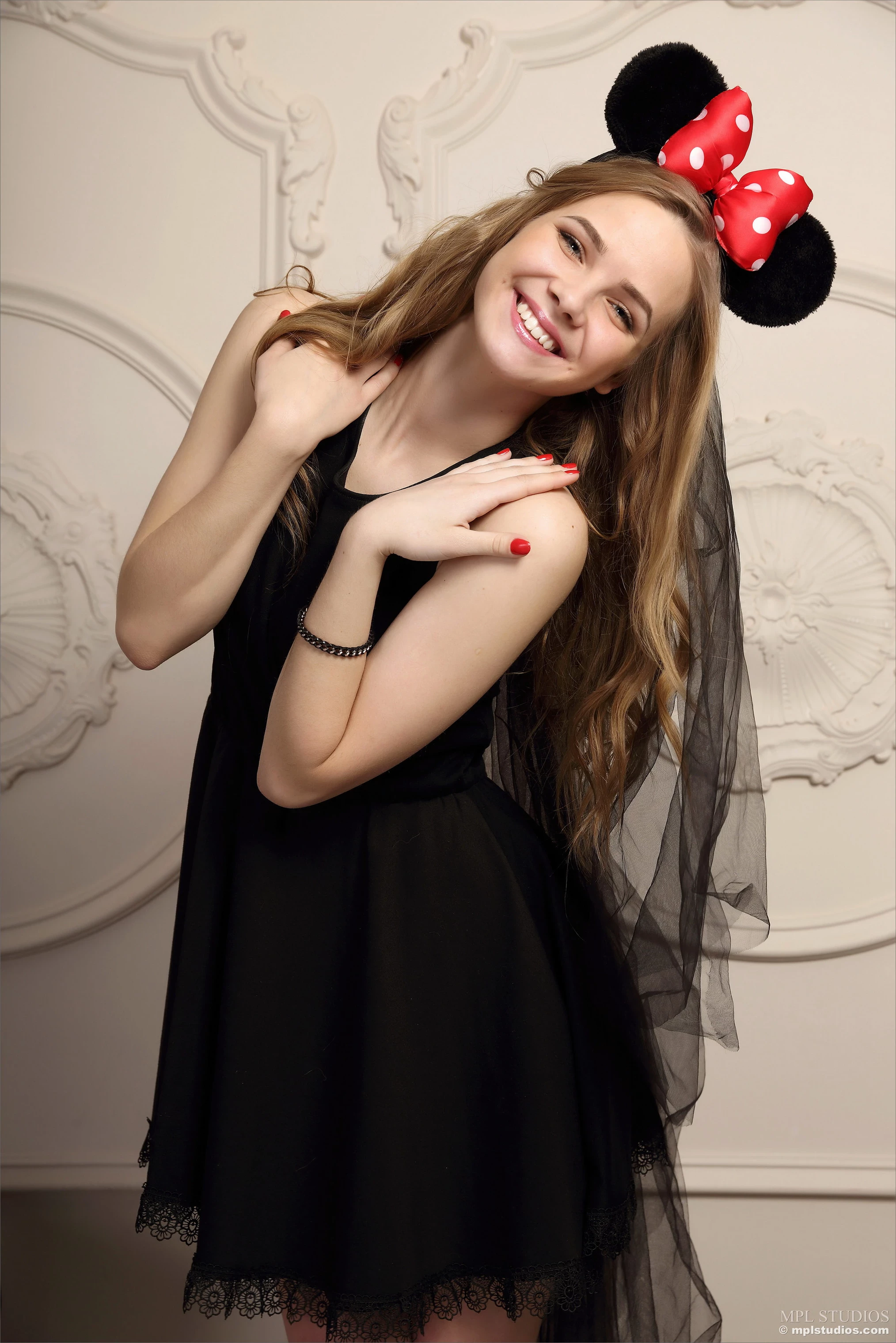 Carolina - Playful Minnie [92P]