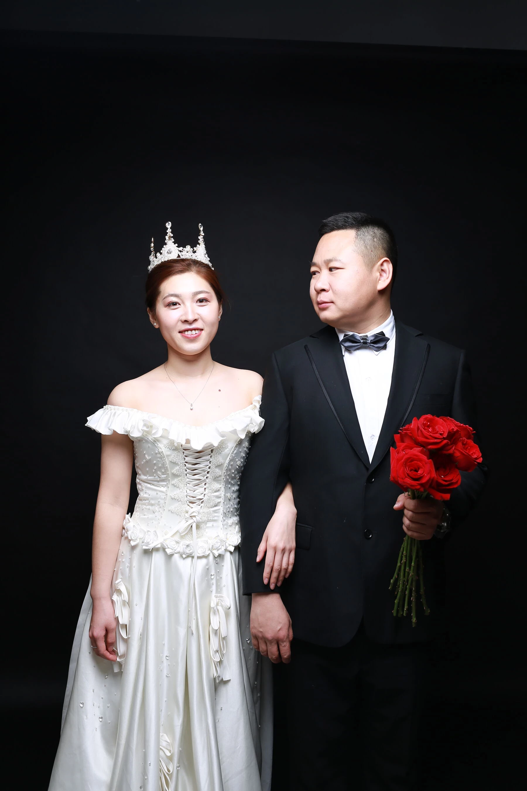 [Photo]小夫妻露点婚纱照 [575P]