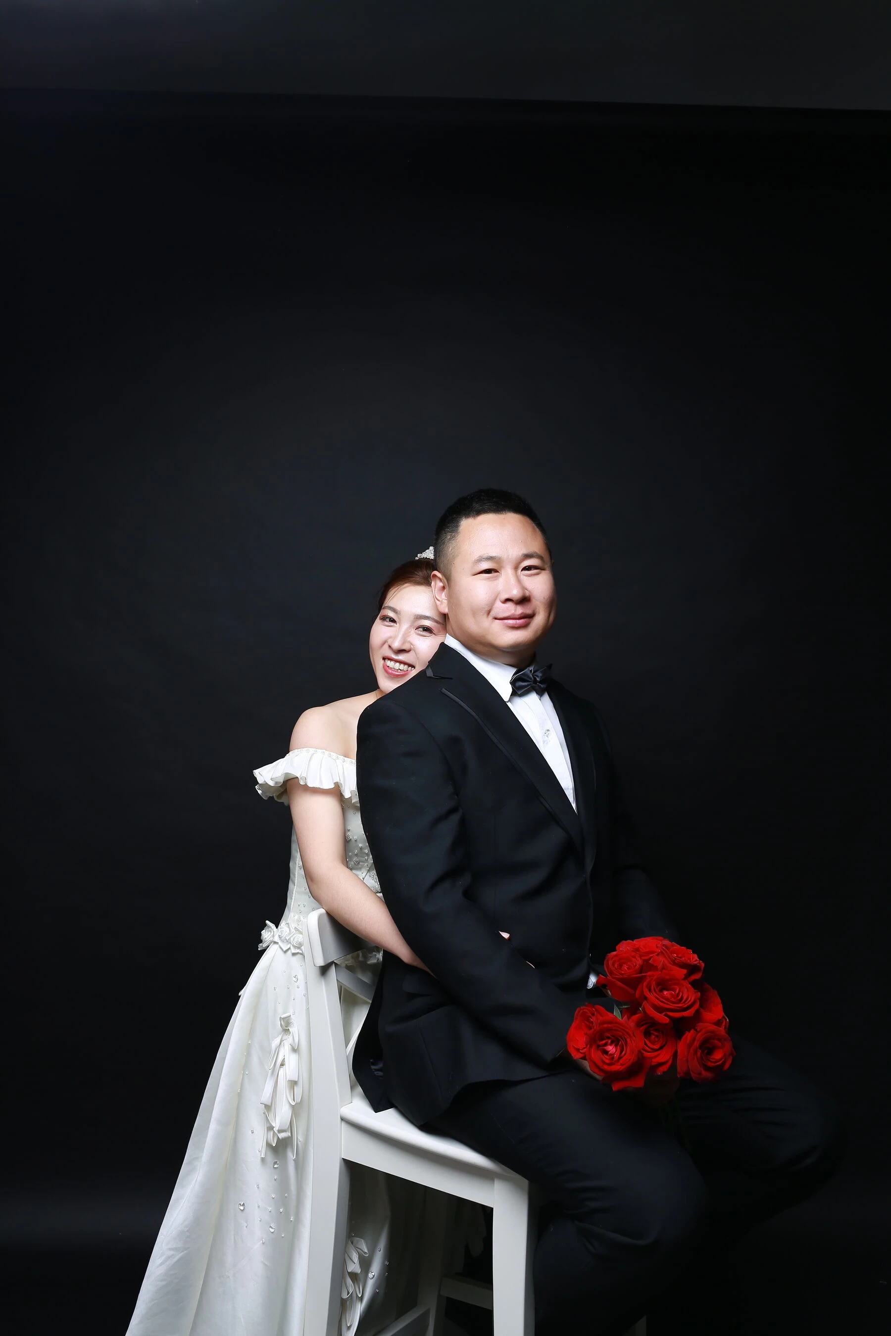 [Photo]小夫妻露点婚纱照 [575P]