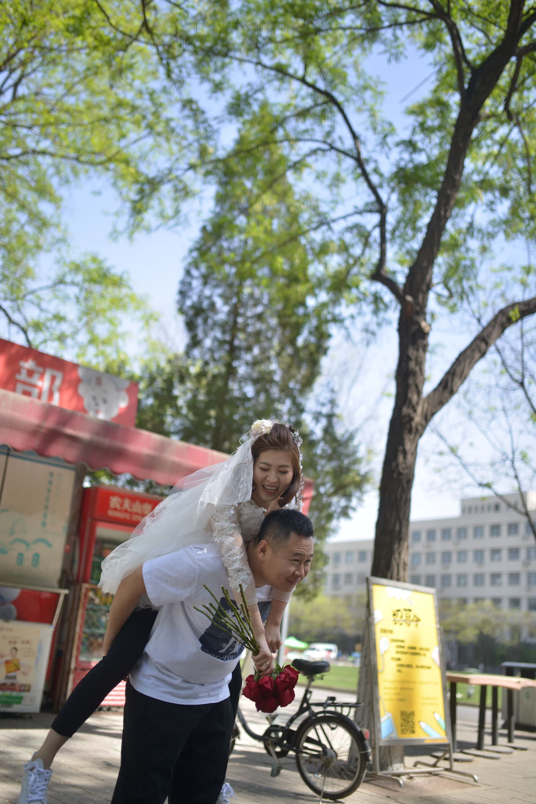 [Photo]小夫妻露点婚纱照 [575P]